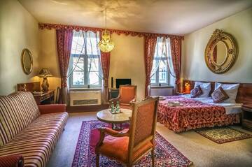 Трехместный номер в Отеле Old Time Hotel